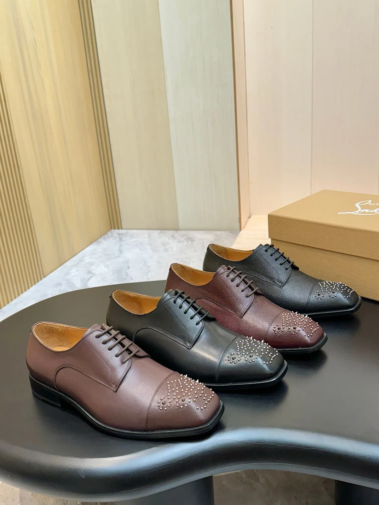 [CL red sole shoes] Top P: 1020💰 Size 39-44 (⚠️38.45.46.47 custom-made, non-returnable and non-exchangeable) 🆑High-end men's business formal leather shoes, original authentic top quality goods ••✅💯 Top original order purchasing agent! Original imported patterned cowhide ➕Imported cowhide lining ➕Cowhide feet ➕Original leather outsole~🉑️Feel free to compare the authentic ones!